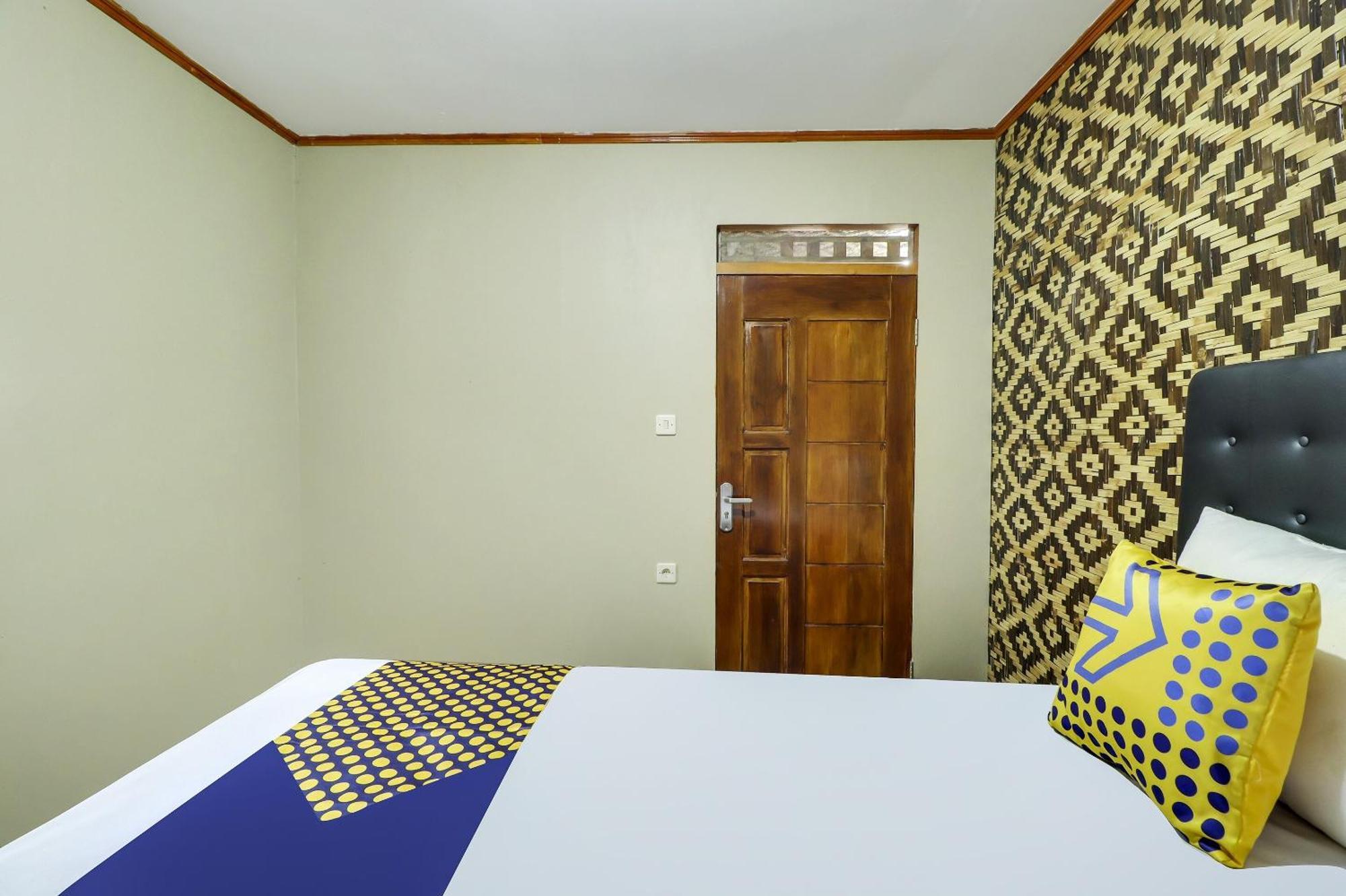 Oyo Homes 90956 Desa Wisata Guranteng Pendjalu Εξωτερικό φωτογραφία