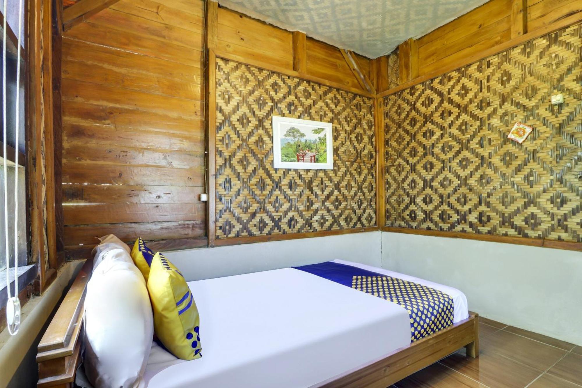 Oyo Homes 90956 Desa Wisata Guranteng Pendjalu Εξωτερικό φωτογραφία