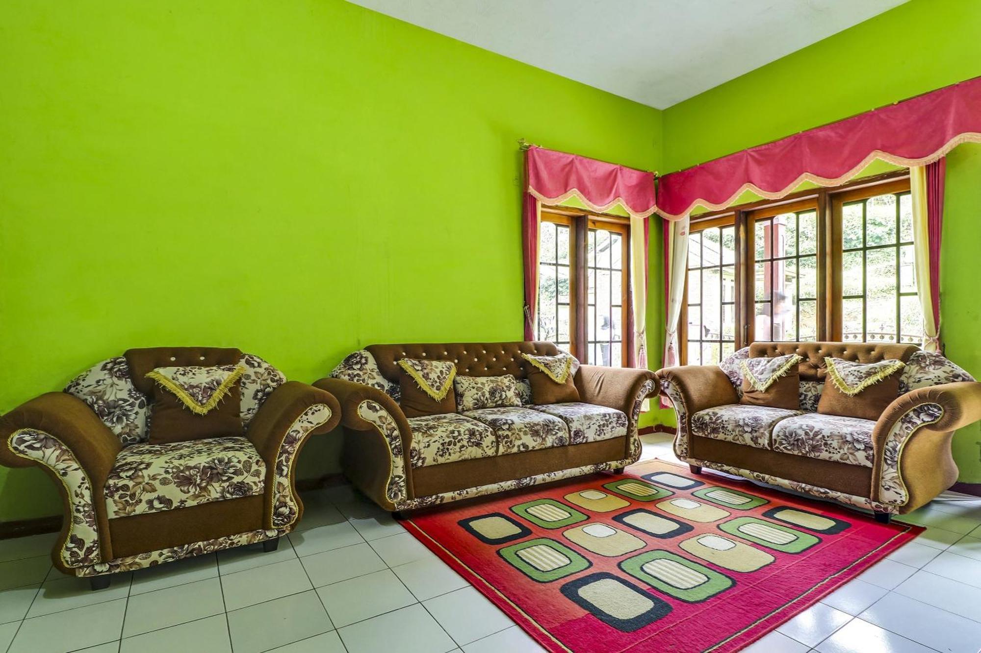 Oyo Homes 90956 Desa Wisata Guranteng Pendjalu Εξωτερικό φωτογραφία