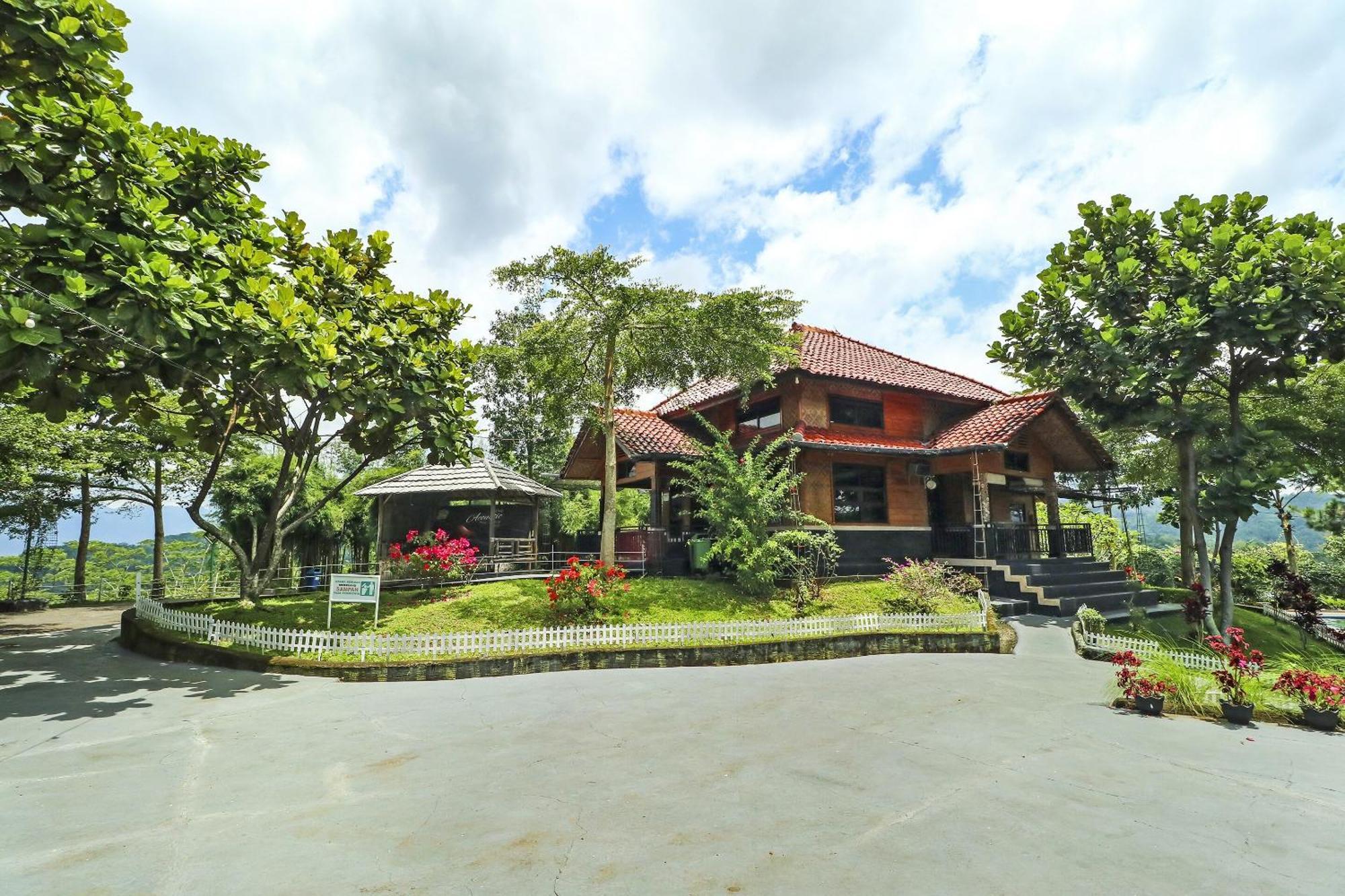 Oyo Homes 90956 Desa Wisata Guranteng Pendjalu Εξωτερικό φωτογραφία