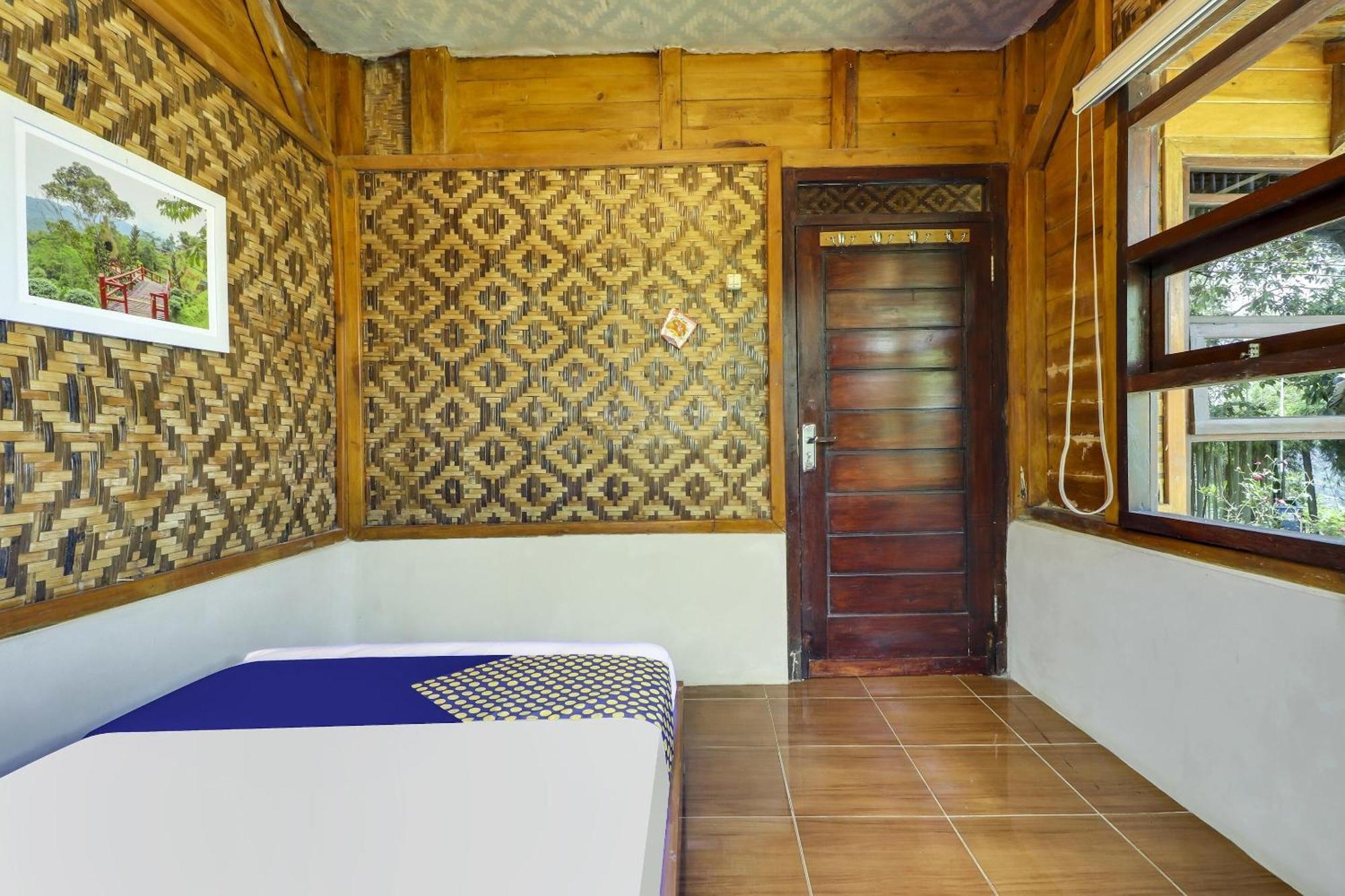 Oyo Homes 90956 Desa Wisata Guranteng Pendjalu Εξωτερικό φωτογραφία