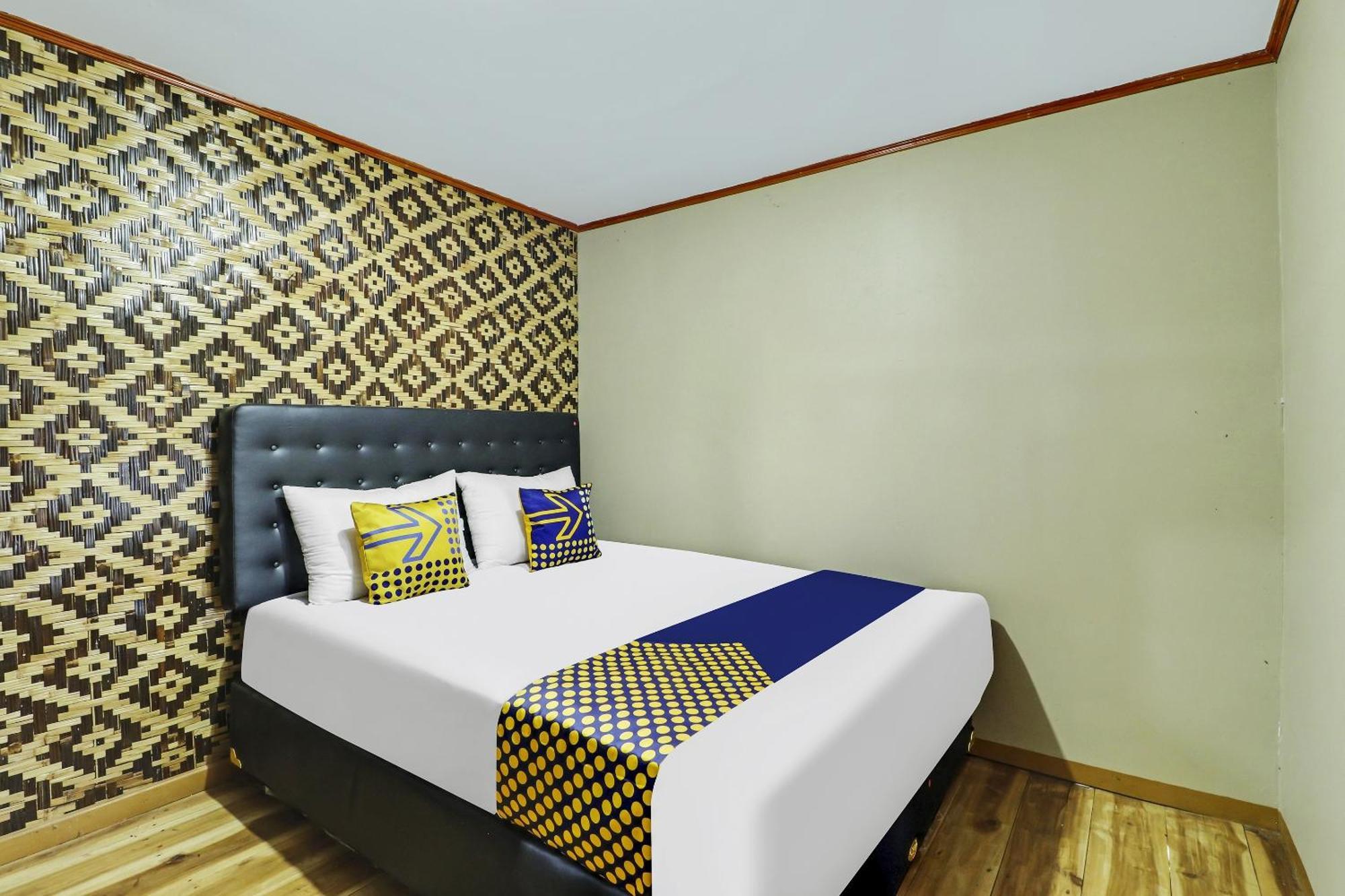 Oyo Homes 90956 Desa Wisata Guranteng Pendjalu Εξωτερικό φωτογραφία